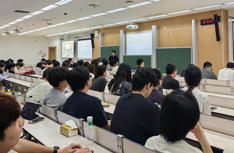深化学涯指导 破解规划困惑 理学院开展“数理π途”考研导航活动