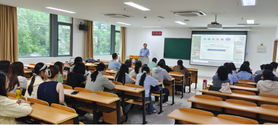 根深固本，叶茂彰华——师生共话数学人的“潜绩”与“显绩”